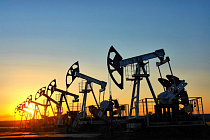 Китай в январе - феврале увеличил добычу нефти на 2,9%, газа - на 5,9%